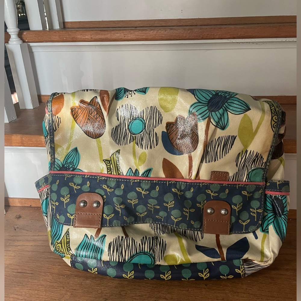 Fossil Key•Per blue/green floral messenger bag/briefcase